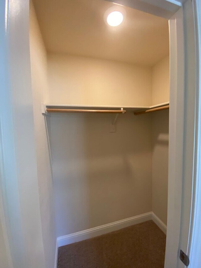 Building Photo - Immaculate like New Home in the gated Windmills at Tule Heights!