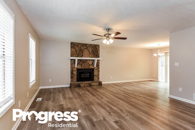 Building Photo - 2405 Betsy Ct SW