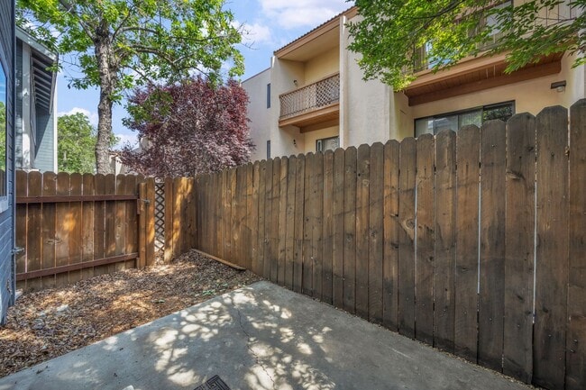 Building Photo - 2650 Plumas St