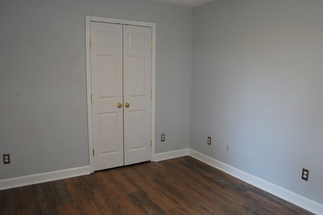 Building Photo - 3 Bedroom Home in Forest
