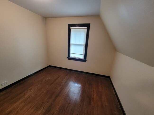 Building Photo - 866 Starr Ave