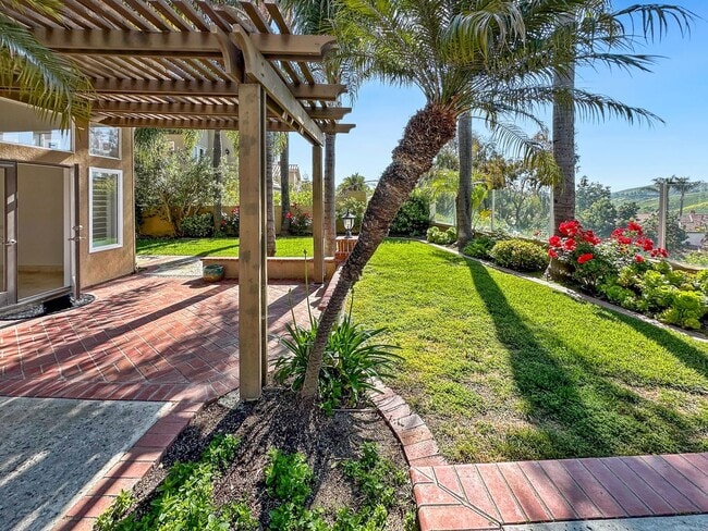 Building Photo - Beautiful Marina Hills Home!