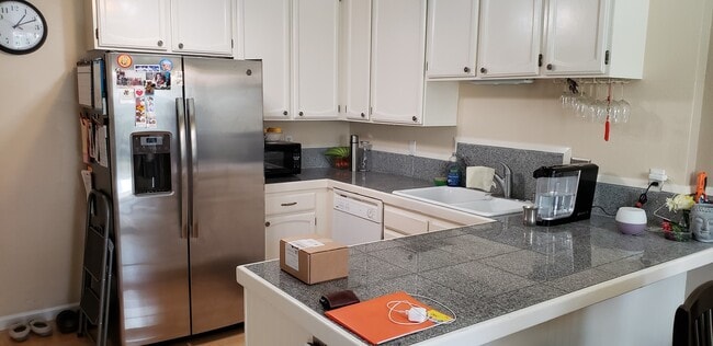 Building Photo - Excellent 3 Bed/2.5 Bath Mountain Shadows Town-home / Water Included, Co-Signor OK, Pets Considered