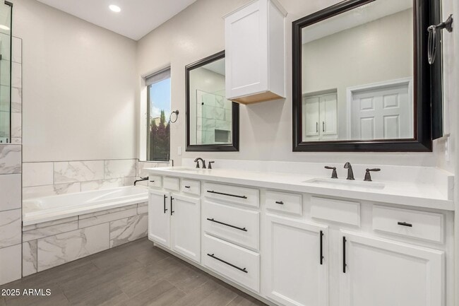 Building Photo - 3433 E Bluebird Pl