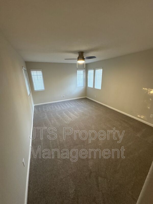 Building Photo - 9542 Windrose Ln