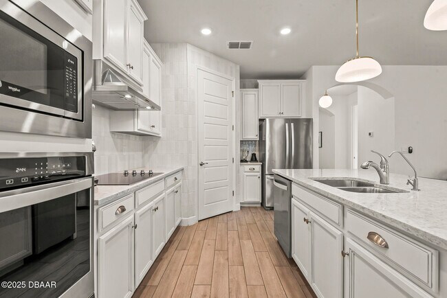 Building Photo - 2853 Monaghan Dr