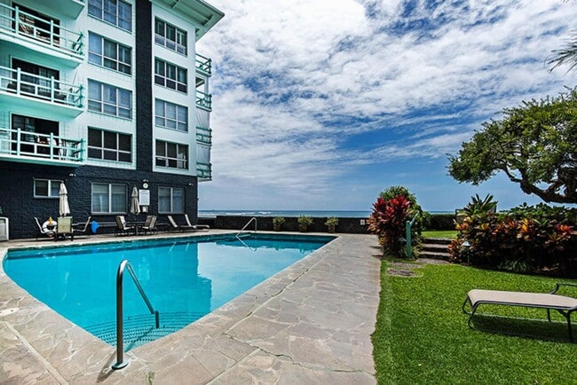 Building Photo - Diamond Head Ambassador #201