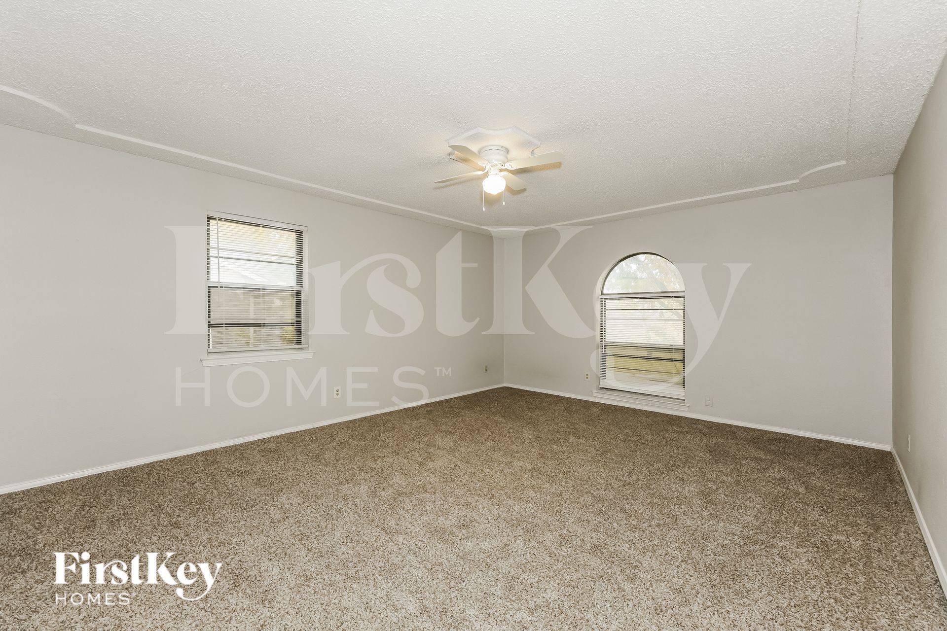 Building Photo - 3417 Willowcrest Dr