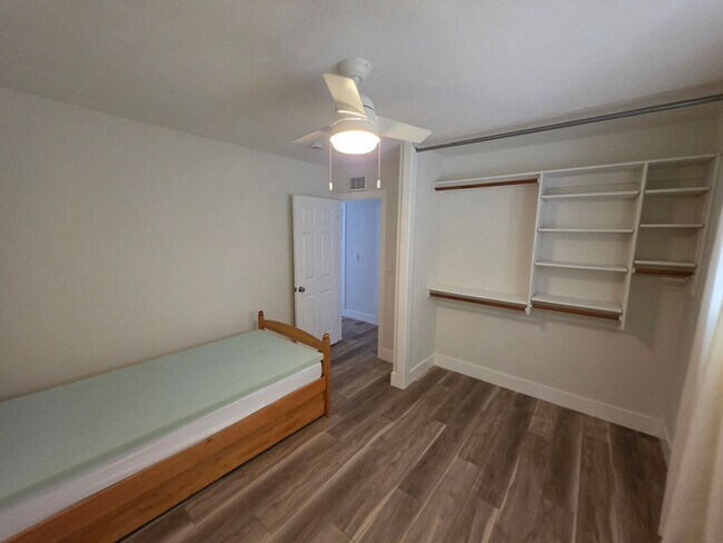 Building Photo - 4892 Oahu Dr