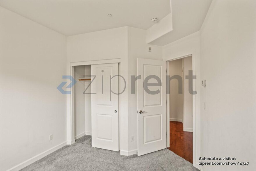 Building Photo - 960 Highland Terrace