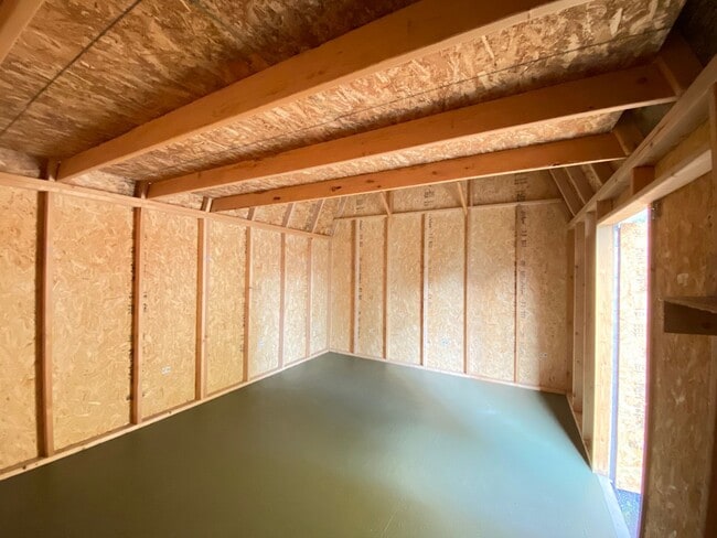 Building Photo - Country House w/ 2 Bedroom + Den - Washer, Dryer, Storage Shed & Plentiful Parking!