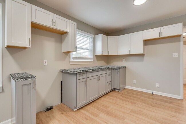 Building Photo - 2614 Mimosa Ln