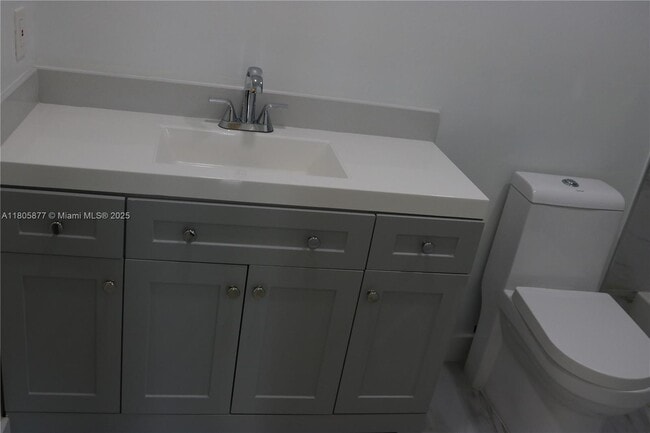 Building Photo - 3067 Lillian Ln