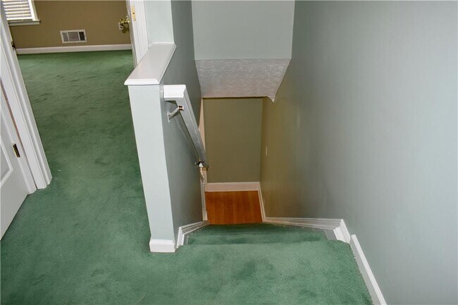 Building Photo - 6106 Queen Anne Ct