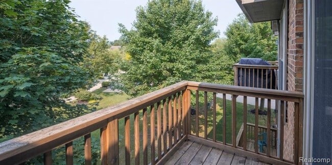 Building Photo - 41475 Copper Creek Dr
