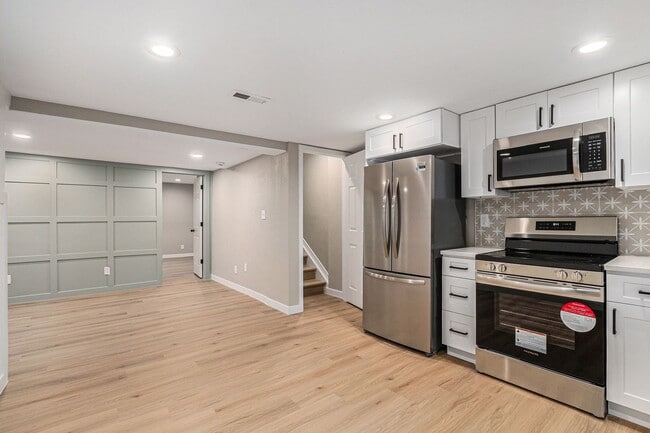 Building Photo - Gorgeous Newly Remodeled Home!