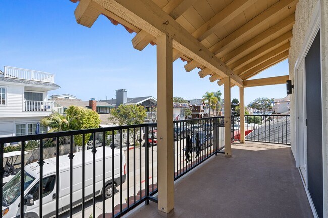 Building Photo - 131 Opal Ave