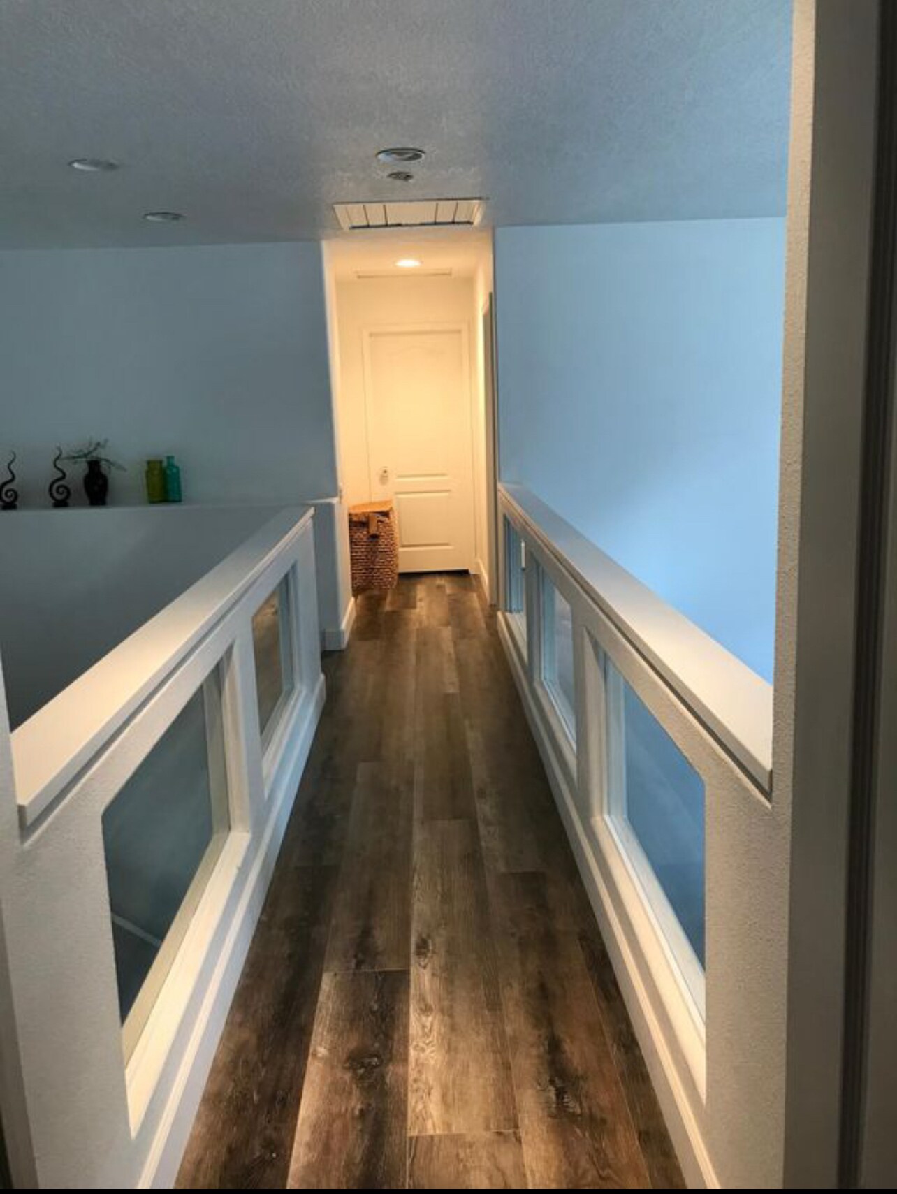 Building Photo - 933 S Lone Pine Ln