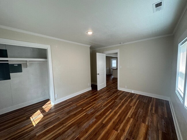 Building Photo - FULLY RENOVATED! 3 Bed/2 Bath in Wanchese