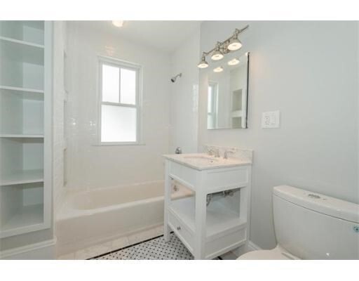Building Photo - 61 Marlboro St
