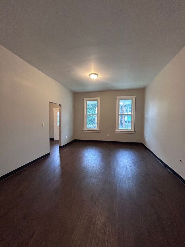 Building Photo - 2240 Wilson Ave