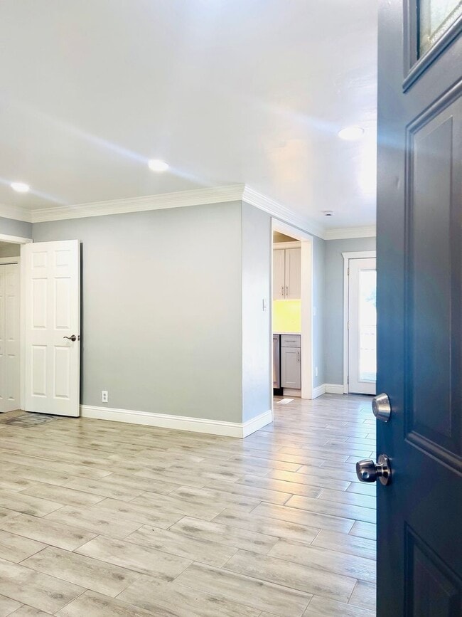 Building Photo - Charming Three Bedroom Westwood Napa Home