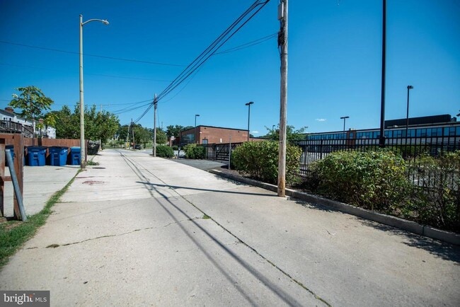 Building Photo - 1709 Trinidad Ave NE
