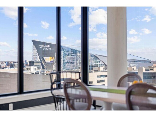 Building Photo - 740 Portland Ave