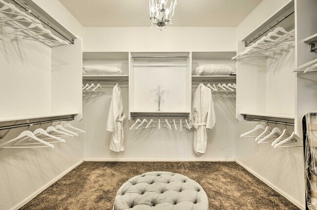 Building Photo - 3759 E Fruitvale Ave