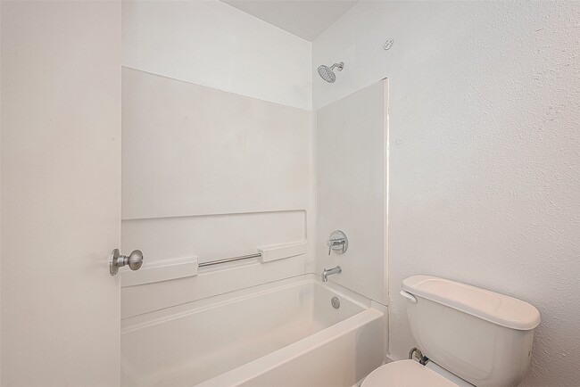 Building Photo - 20939 Young Meadows Way
