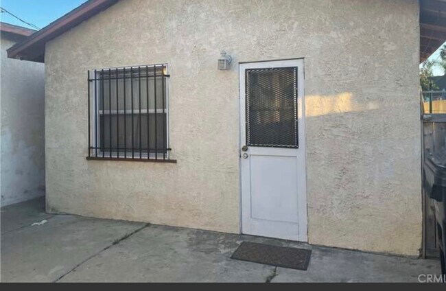 Primary Photo - 1716 E 65th St