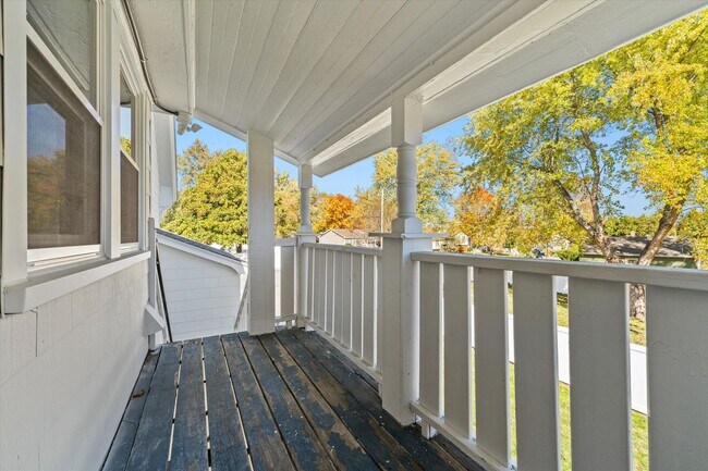 Building Photo - 378 S Mammoth Rd