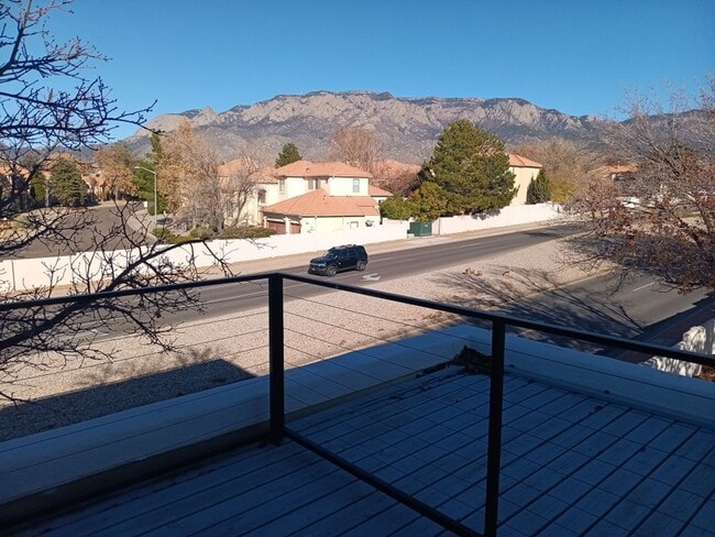 Building Photo - 3 Bedroom, 2.5 Bathroom Home! Schedule a Showing Soon!