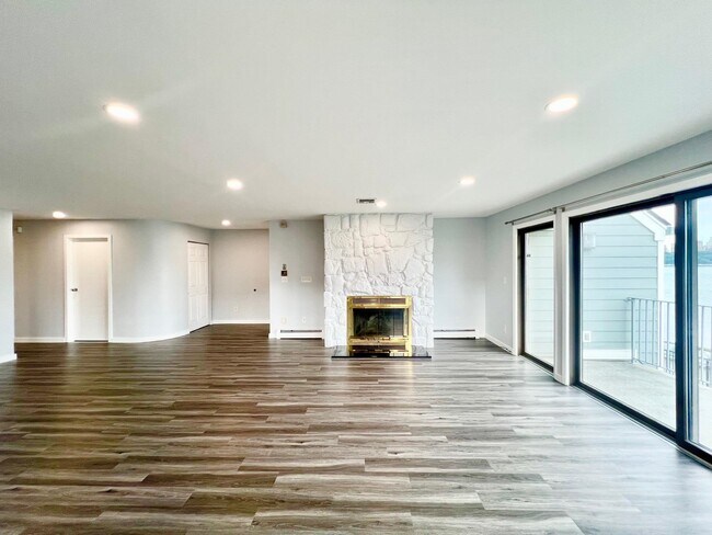 Building Photo - 4C Cove Ln
