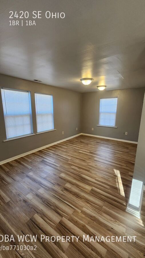 Building Photo - 2420 SE Ohio-