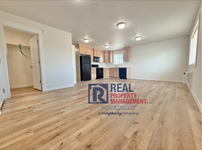 Building Photo - 5405 Park Lawn Dr