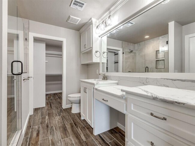 Building Photo - 4001 Timber Valley Dr