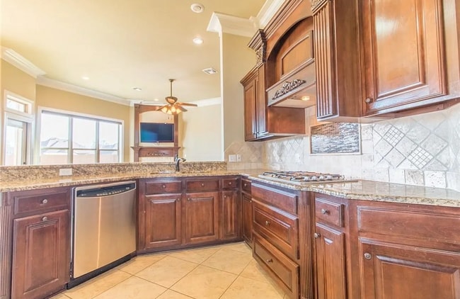 Building Photo - 306 Camelback Dr