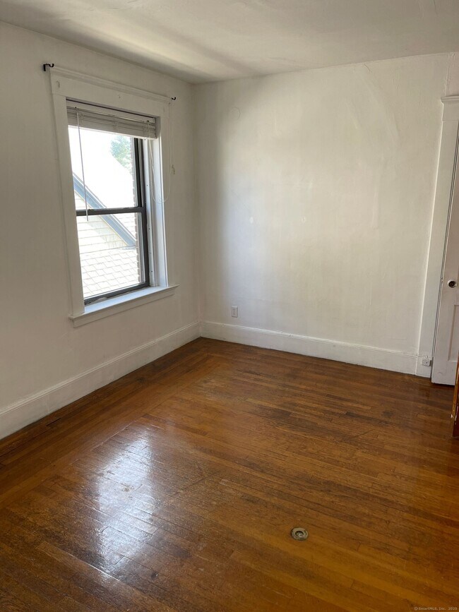 Building Photo - 644 Orange St