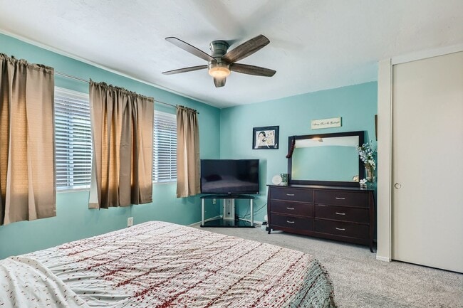 Building Photo - Charming 3-Bedroom, 2-Bath Home in a Cul-d...
