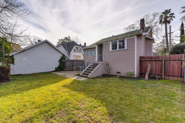 Building Photo - 3837 Y St