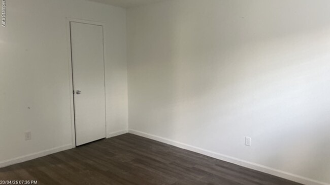 Building Photo - 405 Bryan Dr