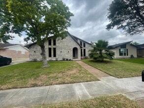 Building Photo - 3/2 Southside 1800 sqft, pet friendly, enclosed yard