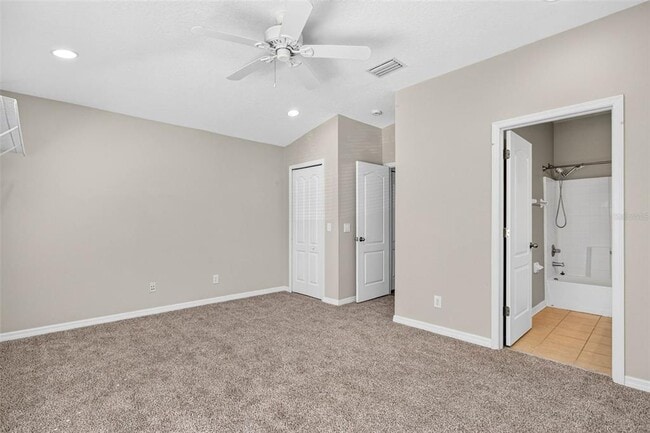 Building Photo - 5815 Fishhawk Ridge Dr