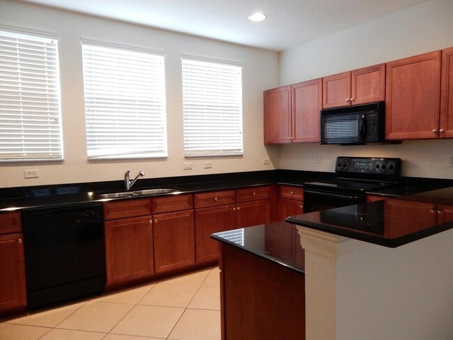 Building Photo - 660 Amador Ln