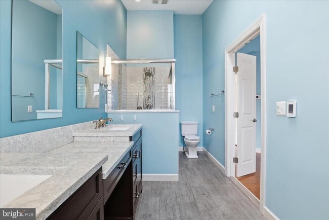 Building Photo - 901 Harrison Cir