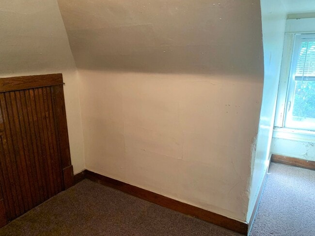 Building Photo - 293 E 14th Ave