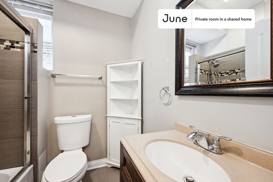 Building Photo - Room in Shared 3 bed/1 bath home