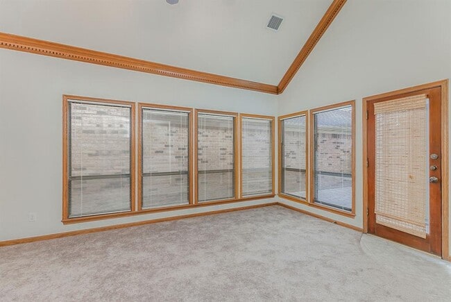 Building Photo - 18242 Vinland Dr