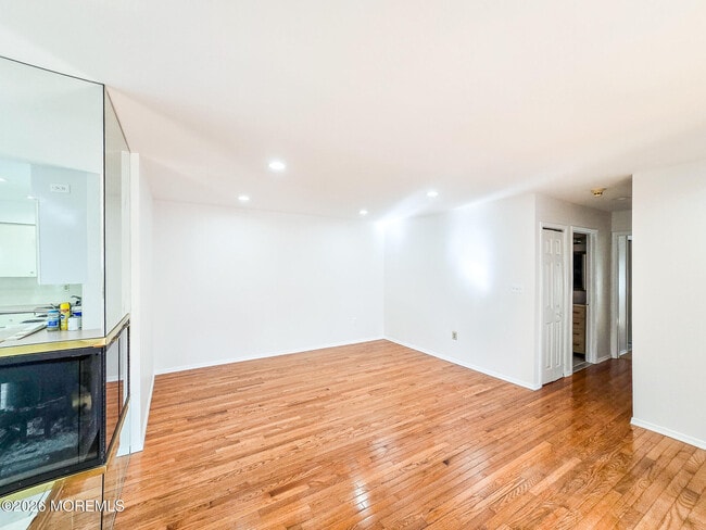 Building Photo - 167E Concordia Cir